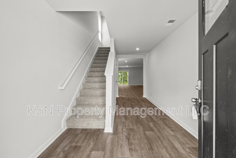 Brand new construction - large 5 bedroom house property image