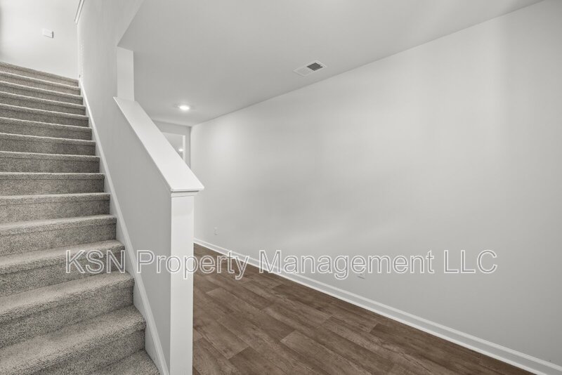 Brand new construction - large 5 bedroom house property image
