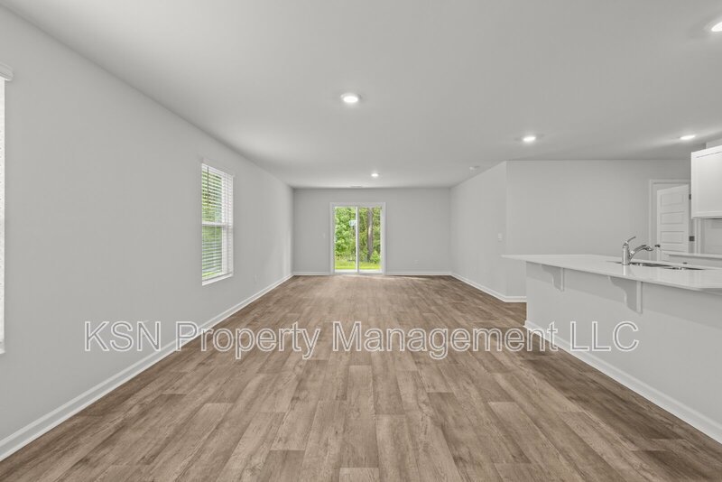 Brand new construction - large 5 bedroom house property image
