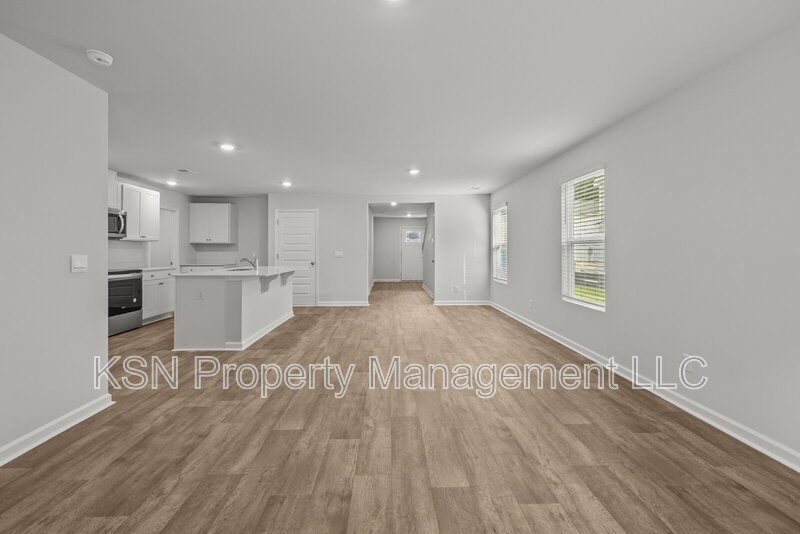 Brand new construction - large 5 bedroom house property image