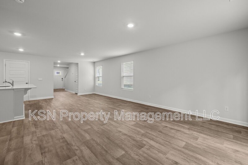 Brand new construction - large 5 bedroom house property image