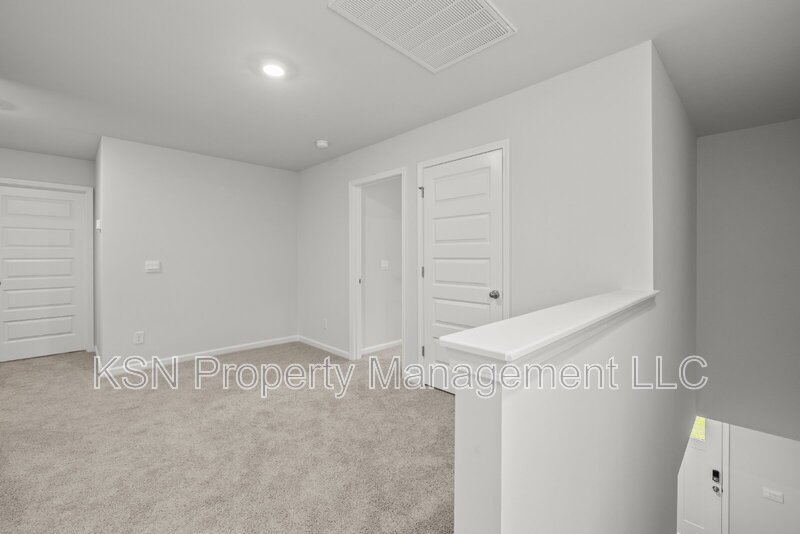 Brand new construction - large 5 bedroom house property image