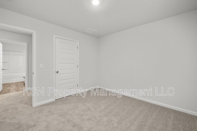 Brand new construction - large 5 bedroom house property image
