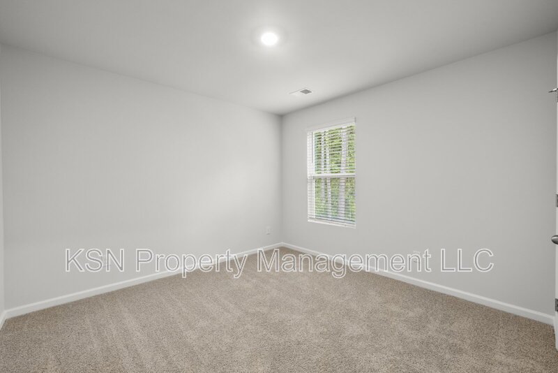 Brand new construction - large 5 bedroom house property image