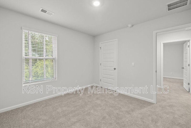 Brand new construction - large 5 bedroom house property image