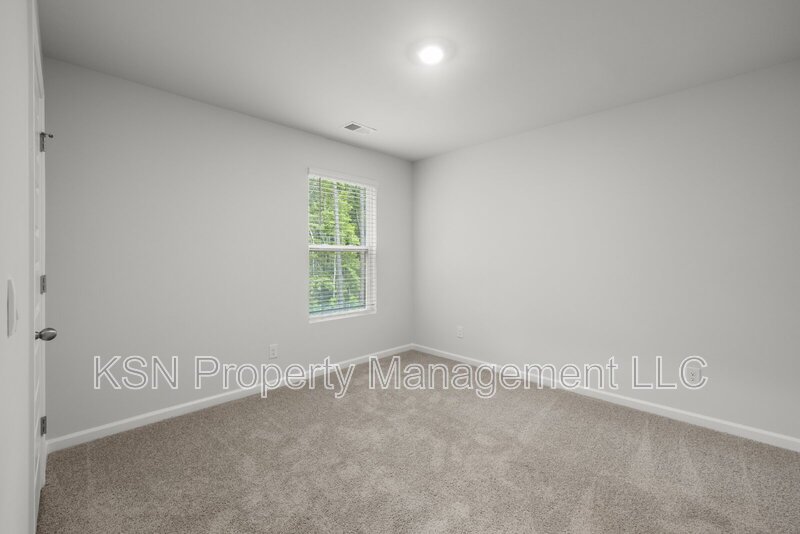 Brand new construction - large 5 bedroom house property image