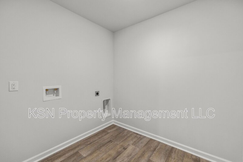 Brand new construction - large 5 bedroom house property image