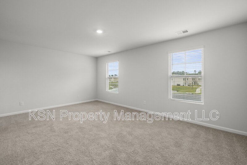Brand new construction - large 5 bedroom house property image