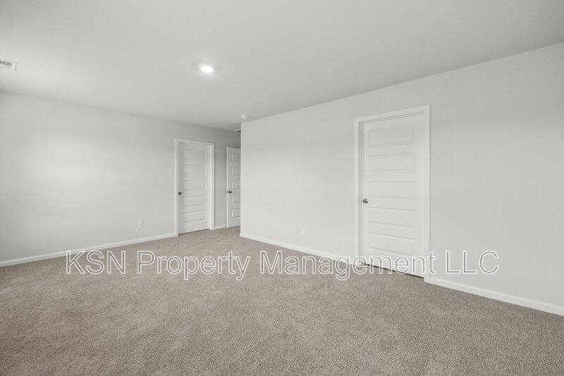 Brand new construction - large 5 bedroom house property image