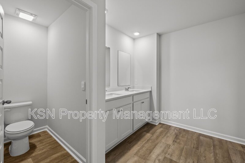 Brand new construction - large 5 bedroom house property image