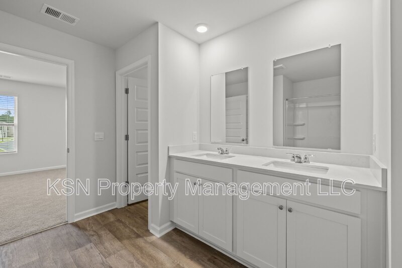 Brand new construction - large 5 bedroom house property image