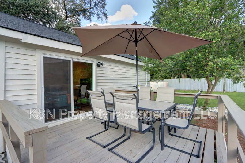 Beautiful home with great outdoor space. property image