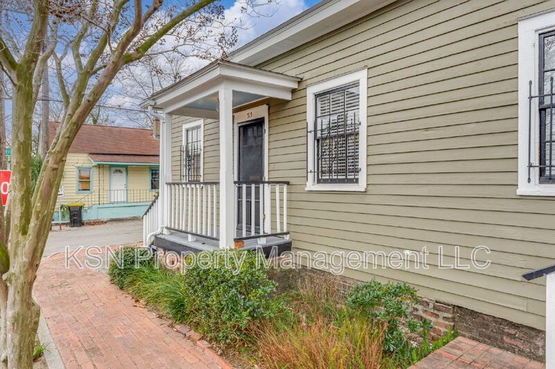 Gorgeous 2 Bedroom in the historic district property image