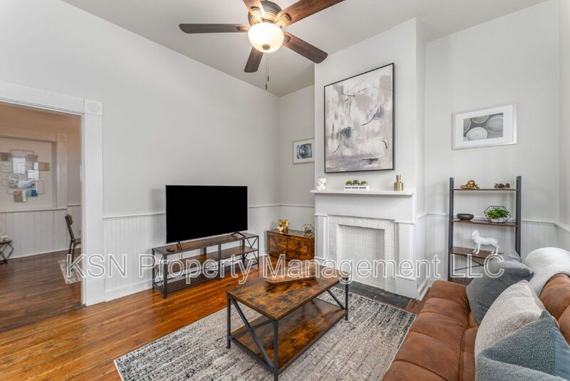 Gorgeous 2 Bedroom in the historic district property image