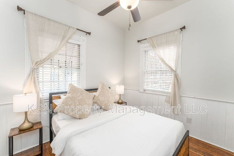 Gorgeous 2 Bedroom in the historic district property image