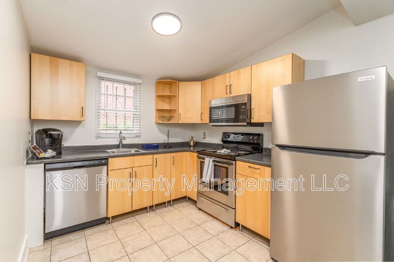 Gorgeous 2 Bedroom in the historic district property image