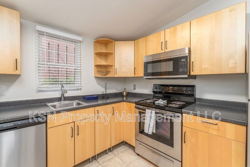 Gorgeous 2 Bedroom in the historic district property image