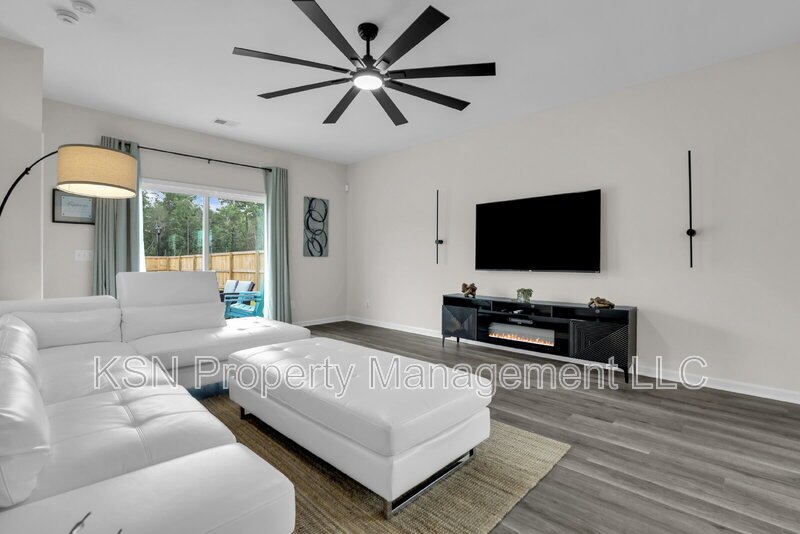 Beautiful Fully Furnished 4BR/2BA Home in Bloomingdale, GA – All Utilities Included! property image