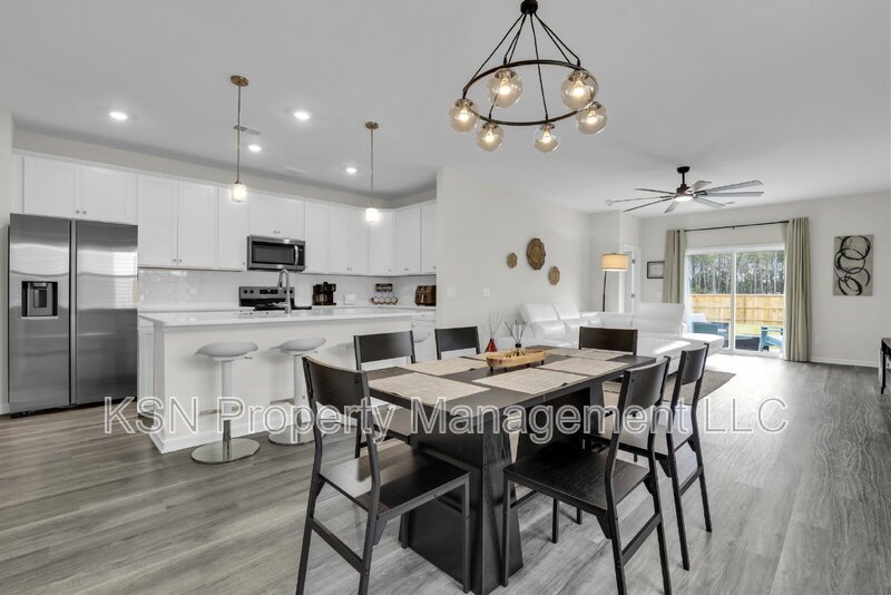 Beautiful Fully Furnished 4BR/2BA Home in Bloomingdale, GA – All Utilities Included! property image