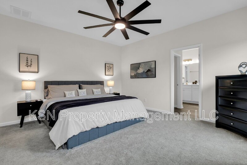Beautiful Fully Furnished 4BR/2BA Home in Bloomingdale, GA – All Utilities Included! property image