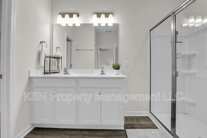 Beautiful Fully Furnished 4BR/2BA Home in Bloomingdale, GA – All Utilities Included! property image