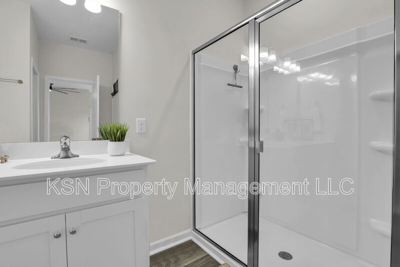 Beautiful Fully Furnished 4BR/2BA Home in Bloomingdale, GA – All Utilities Included! property image