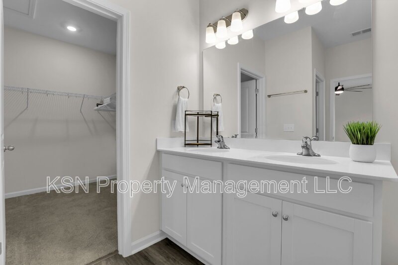 Beautiful Fully Furnished 4BR/2BA Home in Bloomingdale, GA – All Utilities Included! property image