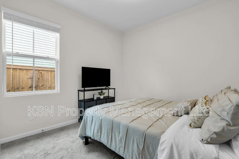 Beautiful Fully Furnished 4BR/2BA Home in Bloomingdale, GA – All Utilities Included! property image