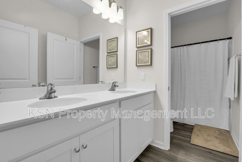 Beautiful Fully Furnished 4BR/2BA Home in Bloomingdale, GA – All Utilities Included! property image