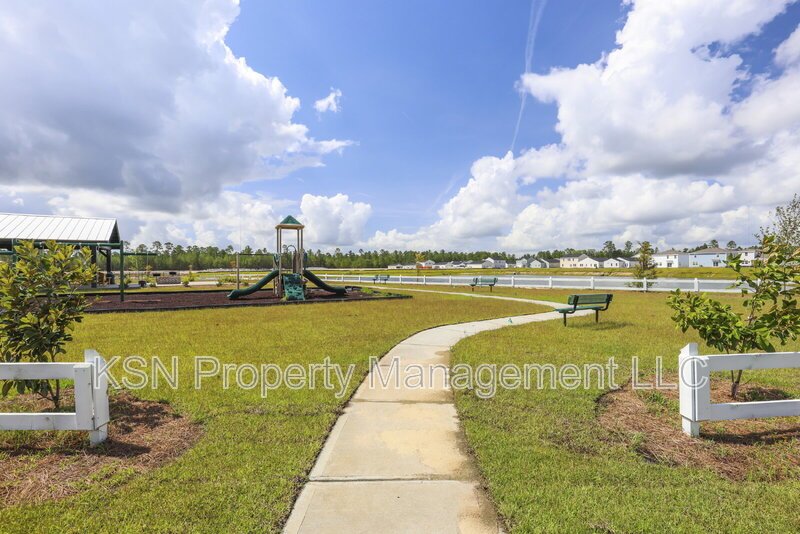 Beautiful Fully Furnished 4BR/2BA Home in Bloomingdale, GA – All Utilities Included! property image
