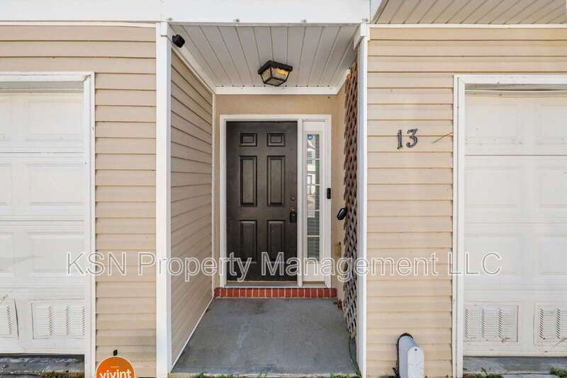 Beautiful 4-level Townhouse in southside Savannah property image
