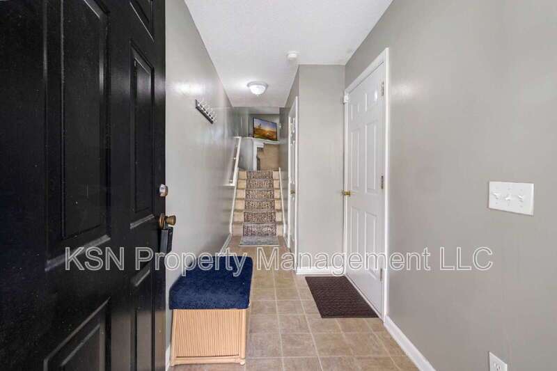 Beautiful 4-level Townhouse in southside Savannah property image