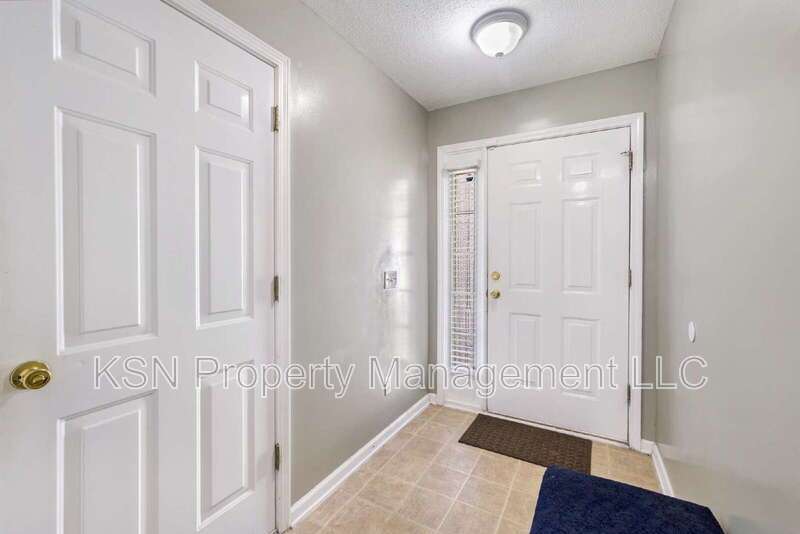 Beautiful 4-level Townhouse in southside Savannah property image