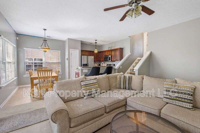 Beautiful 4-level Townhouse in southside Savannah property image