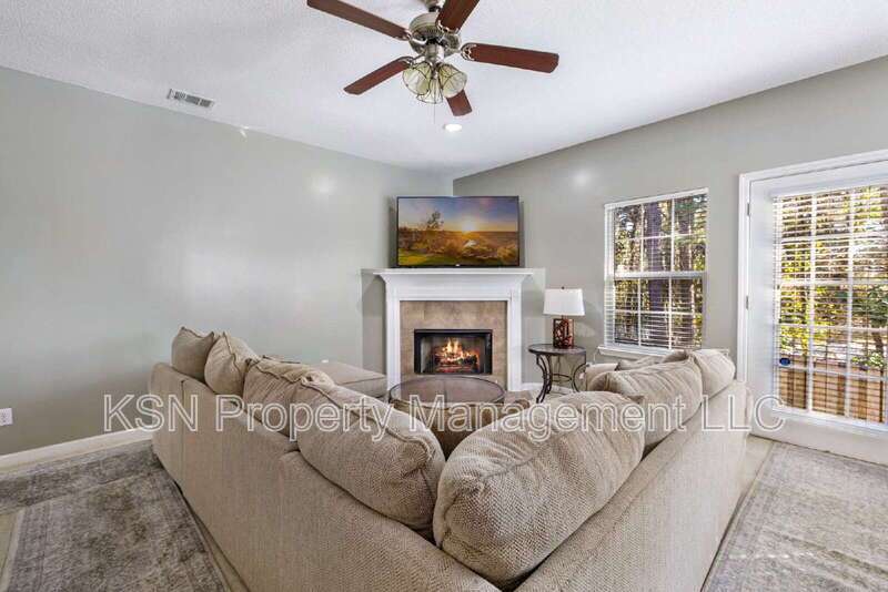 Beautiful 4-level Townhouse in southside Savannah property image