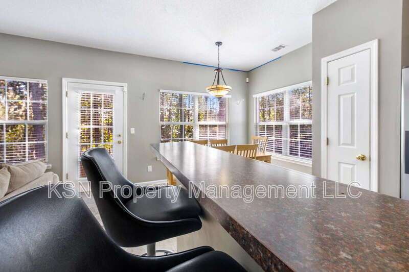 Beautiful 4-level Townhouse in southside Savannah property image