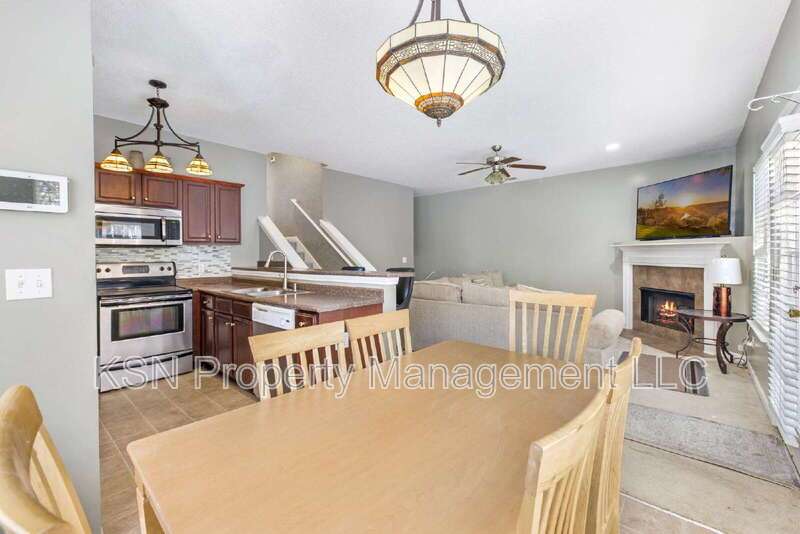 Beautiful 4-level Townhouse in southside Savannah property image