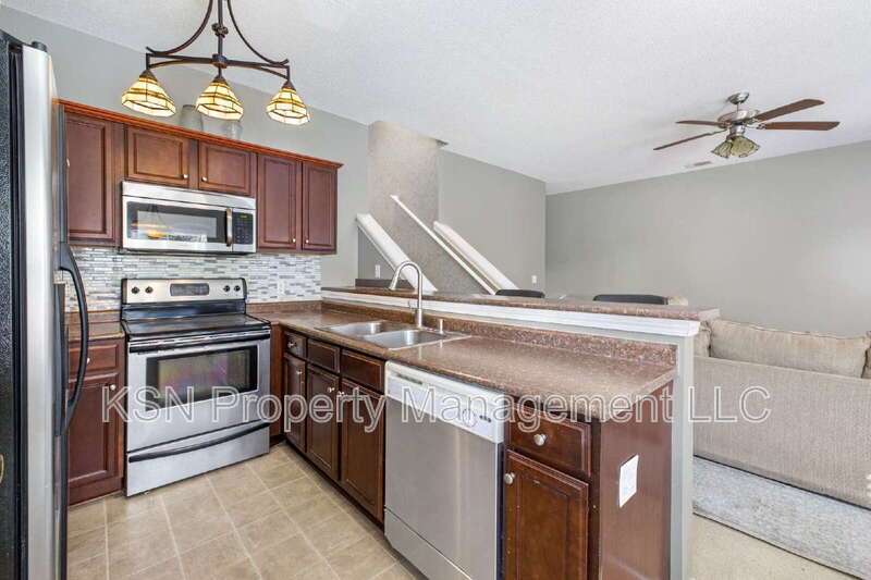 Beautiful 4-level Townhouse in southside Savannah property image