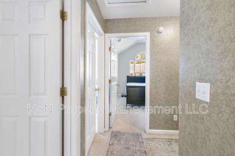 Beautiful 4-level Townhouse in southside Savannah property image