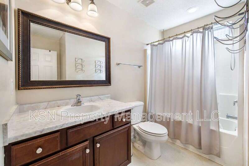 Beautiful 4-level Townhouse in southside Savannah property image