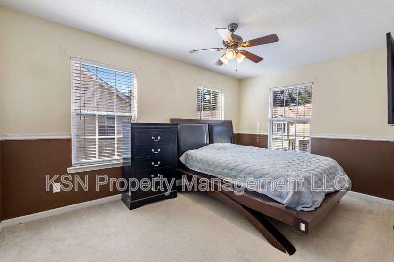 Beautiful 4-level Townhouse in southside Savannah property image