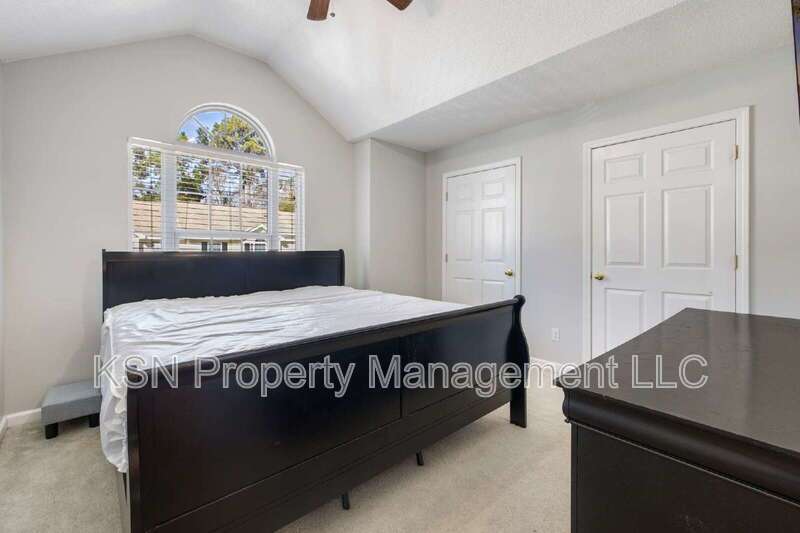 Beautiful 4-level Townhouse in southside Savannah property image