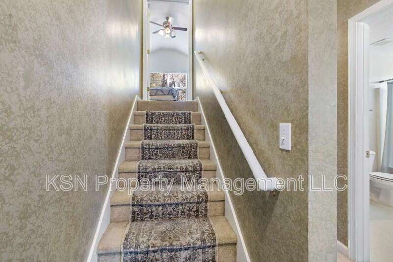 Beautiful 4-level Townhouse in southside Savannah property image