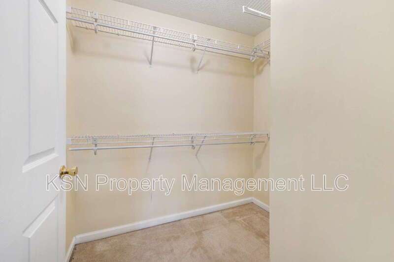 Beautiful 4-level Townhouse in southside Savannah property image