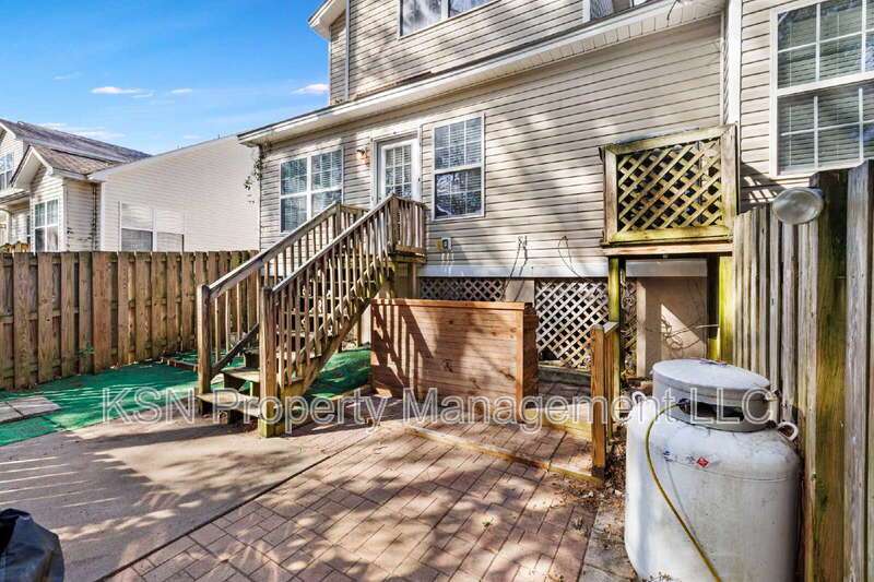 Beautiful 4-level Townhouse in southside Savannah property image