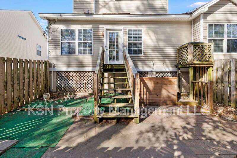 Beautiful 4-level Townhouse in southside Savannah property image