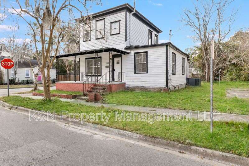 Newly renovated 4-Bedroom Home with 2 Full Baths in Savannah property image