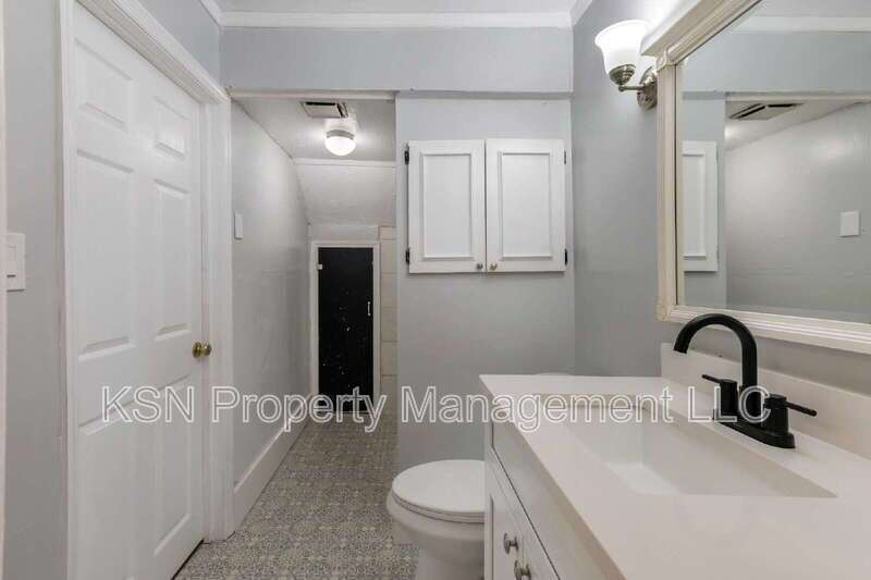 Newly renovated 4-Bedroom Home with 2 Full Baths in Savannah property image
