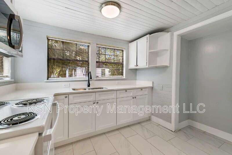 Newly renovated 4-Bedroom Home with 2 Full Baths in Savannah property image