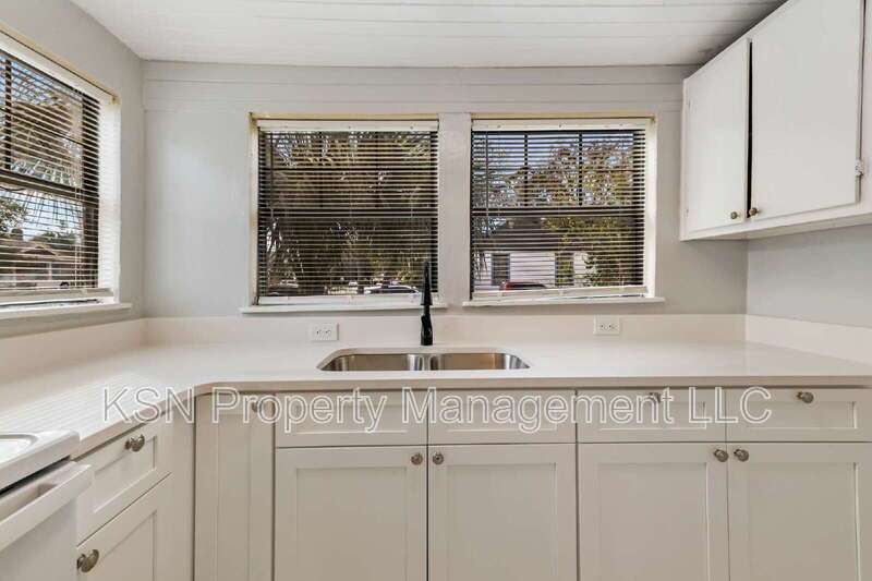 Newly renovated 4-Bedroom Home with 2 Full Baths in Savannah property image